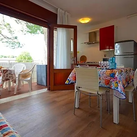 Otel Bright Flat Surrounded By A Garden 700m From The Sea Bibione