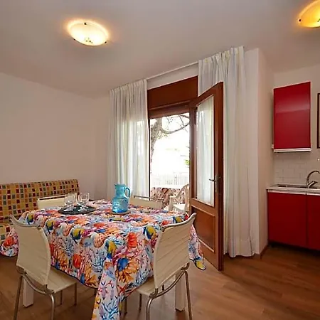 Bright Flat Surrounded By A Garden 700m From The Sea بيبيوني